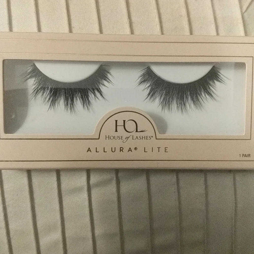 Set of Lashes